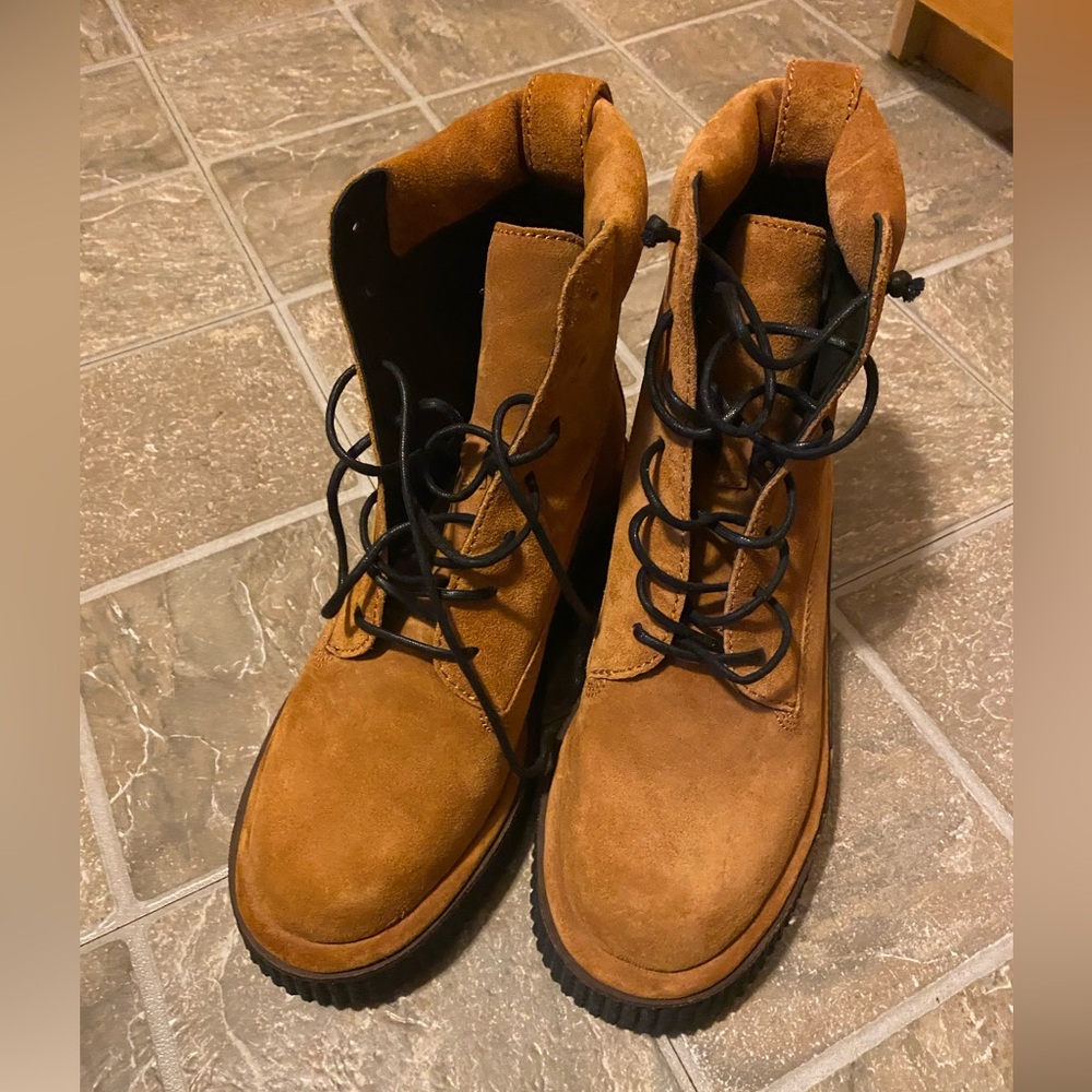 Women’s Brown Lace-Up Boots